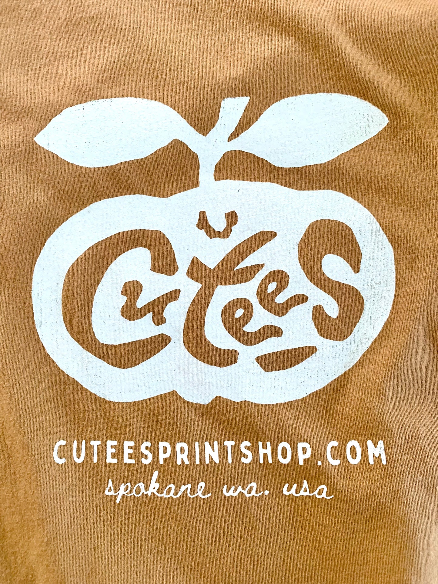 Cutees Original Logo Tee in Toast, Every-body Fit