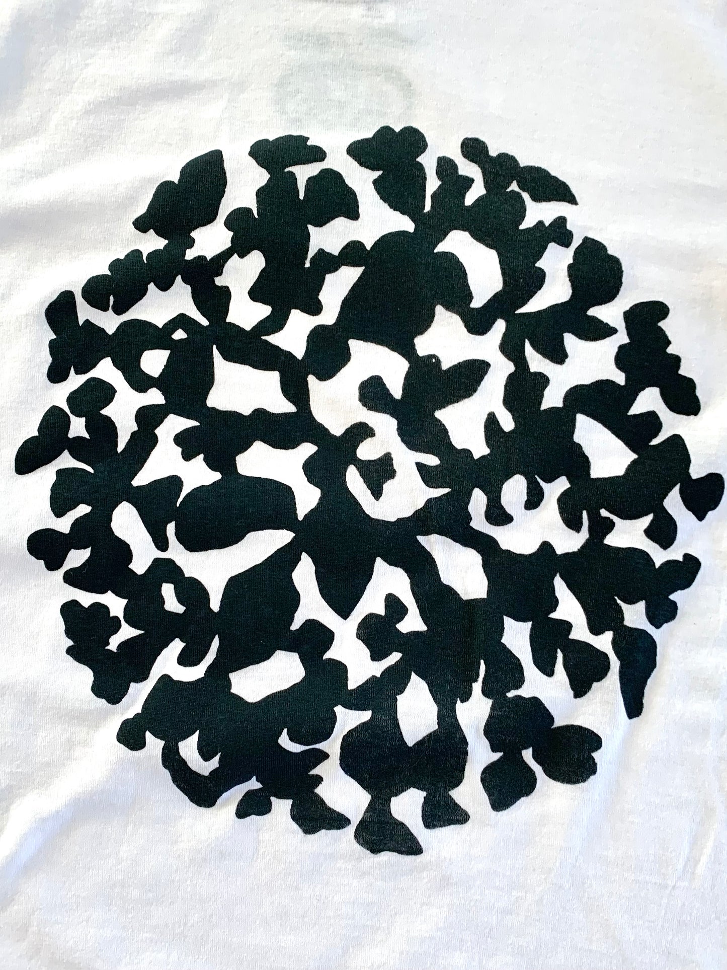 Manito Bouquet Graphic Tee in White, Cute Fit