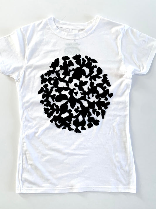 Manito Bouquet Graphic Tee in White, Cute Fit